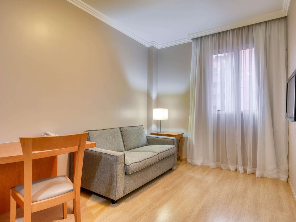 Superior Room, 1 Queen Bed - Photo 7