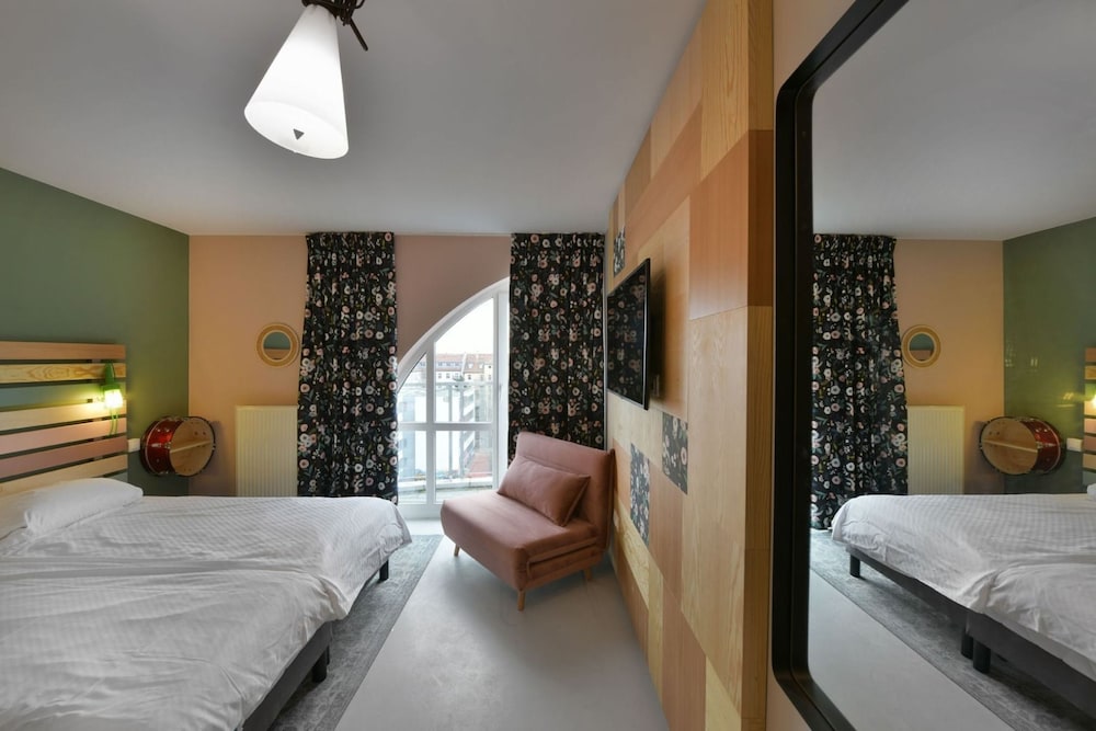 Comfort Room, Balcony, City View photo 3