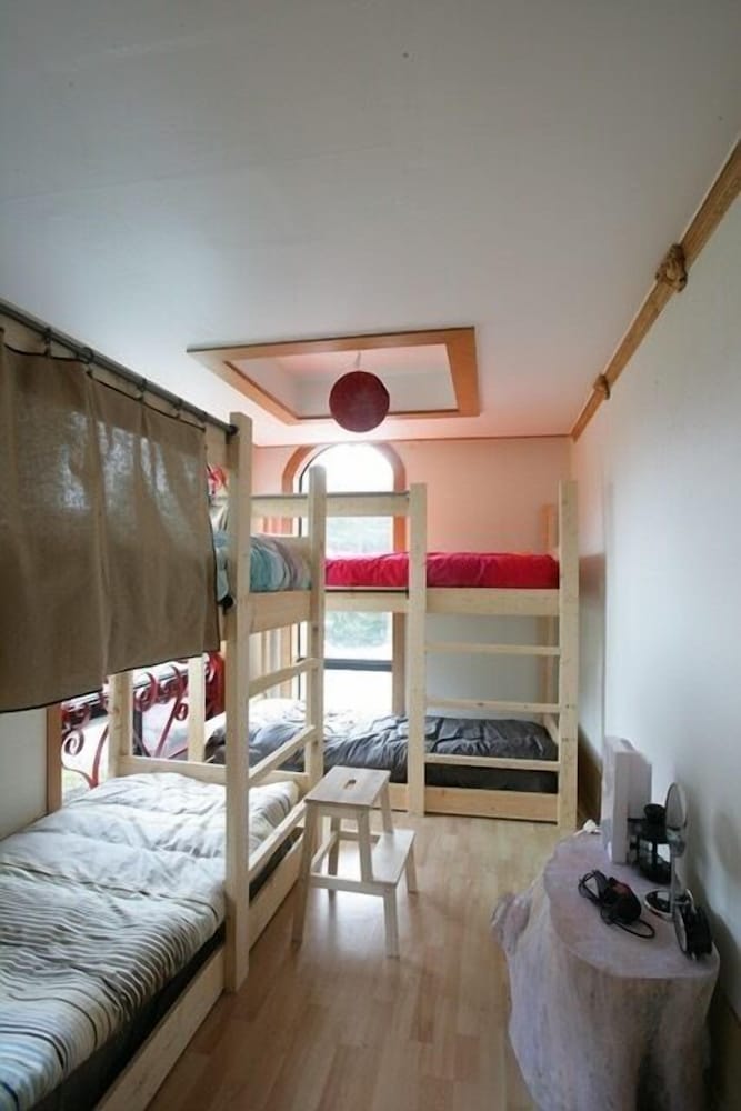 Shared Dormitory, Men only (6 Persons)
