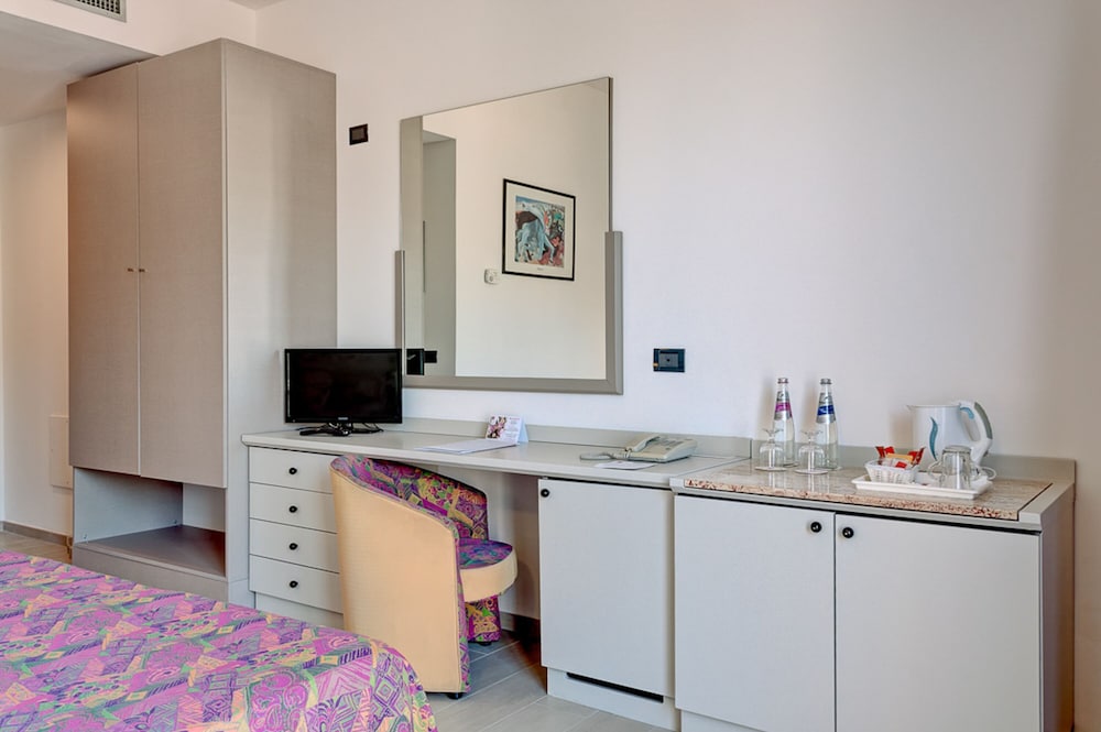 Double Room, Sea View - Photo 5