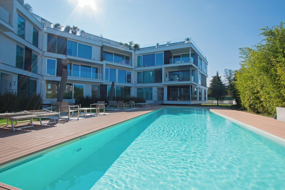 Apartment, Pool View