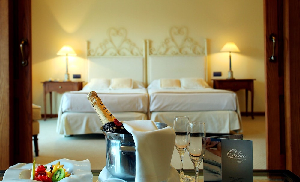 Junior Suite, Pool View