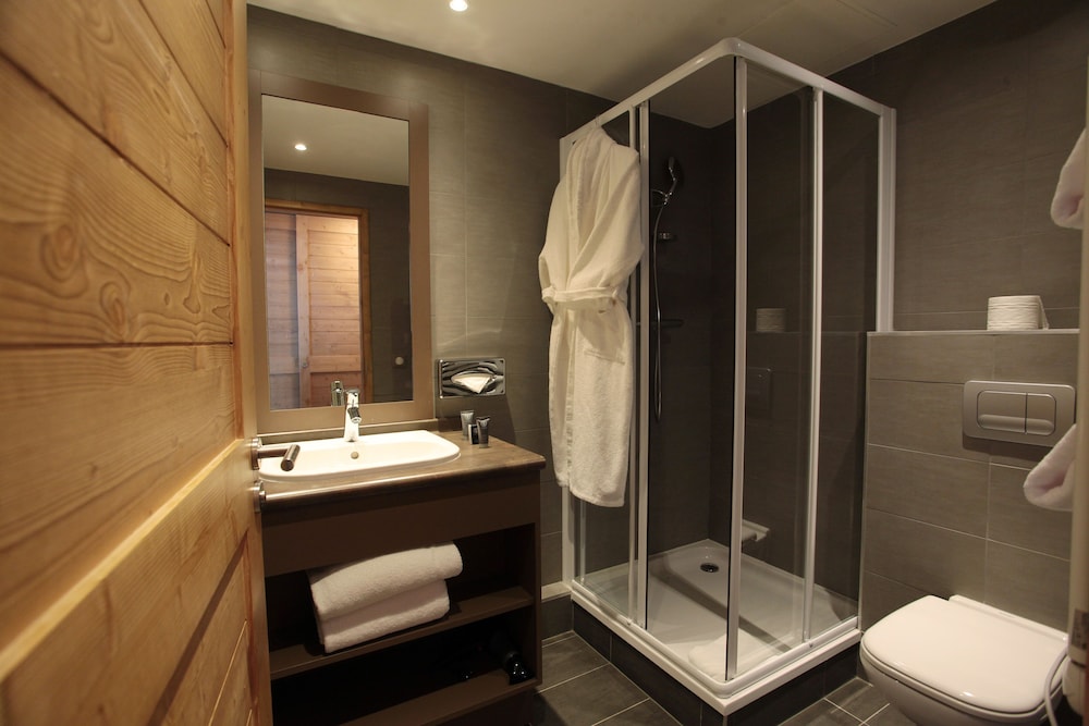 Suite Prestige (6 Adultes + 2 Children) Suite Prestige (6 Adultes + 2 Children)