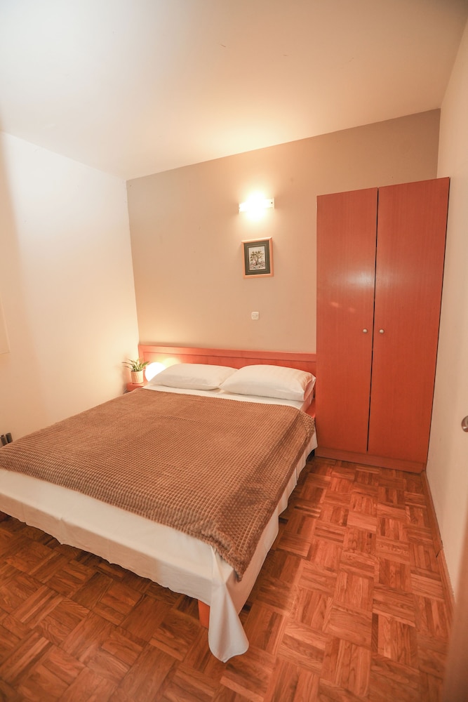Comfort Apartment, Balcony, Garden View