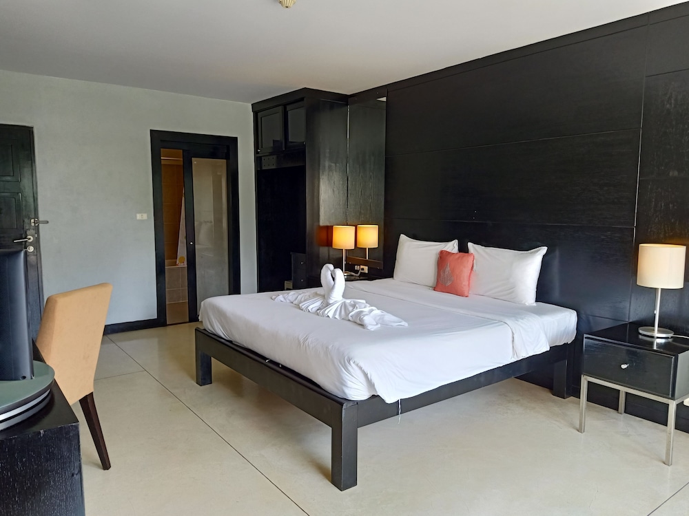 Deluxe Double or Twin Room, Balcony - Photo 19