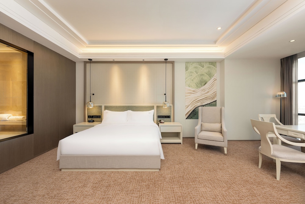 Suite, 1 King Bed