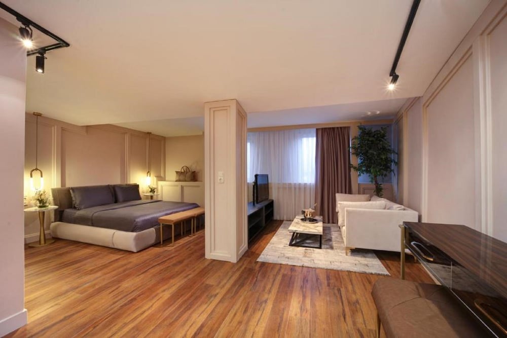 King Suite with Jacuzzi photo 3