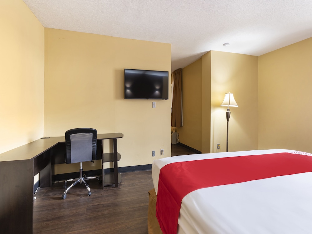 Studio Suite, 1 Queen Bed, Non Smoking photo 1