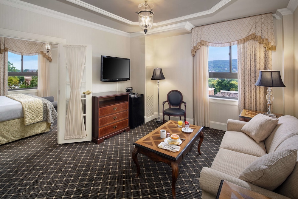 Landmark Suite