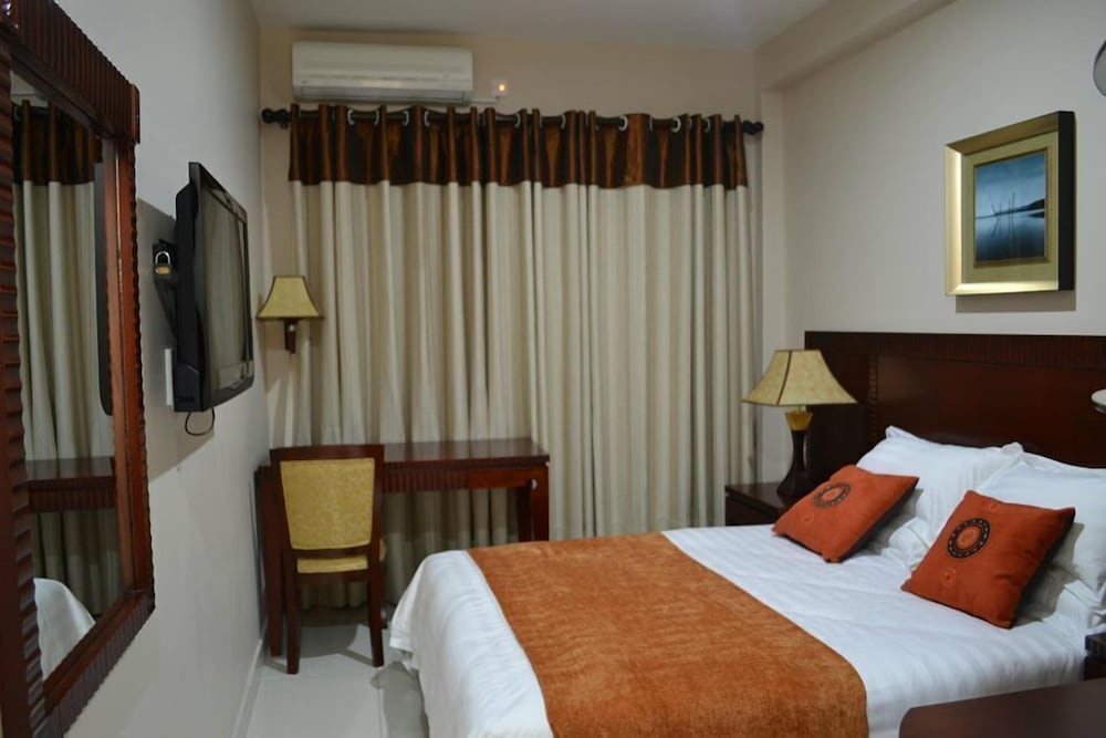 Standard Double Room, Garden View