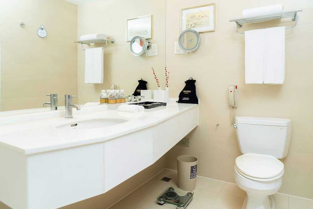 Corner King Room - Photo 4