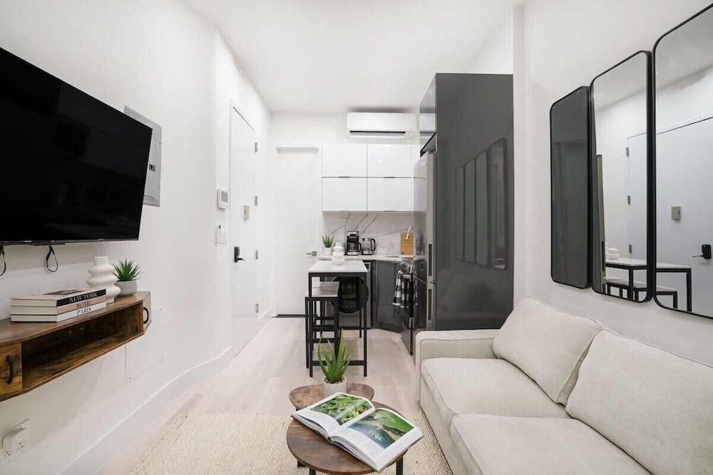 Apartment, 1 Bedroom, Pets Allowed photo 3
