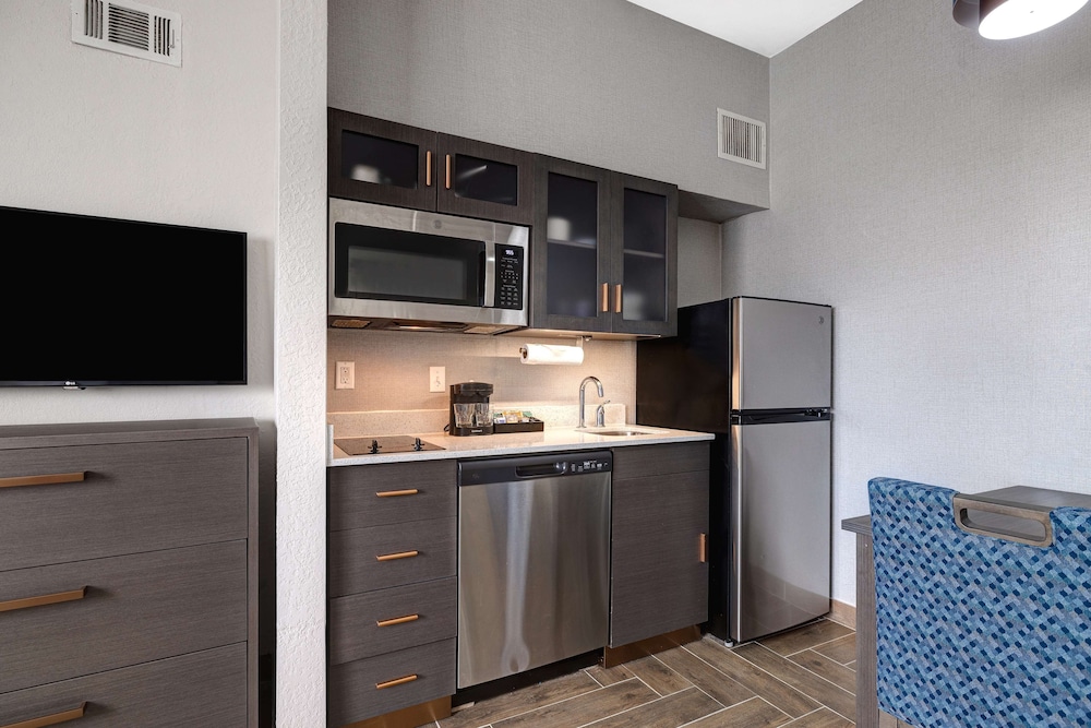 Suite, Accessible, Non Smoking - Photo 10