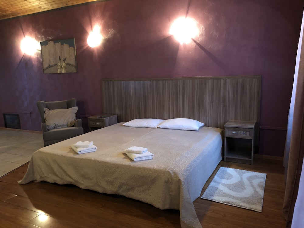 Standard Double Room - Photo 7
