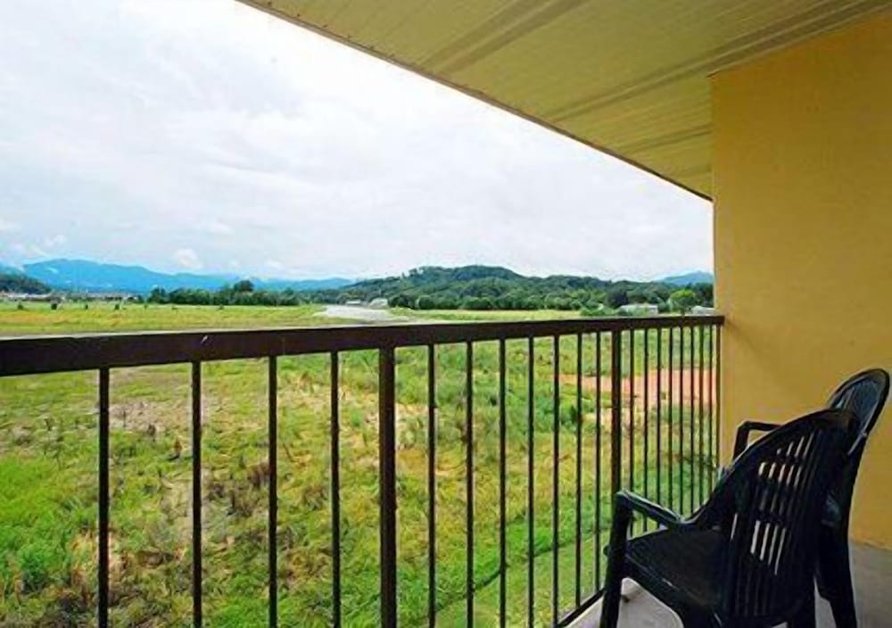 Standard Room, Non Smoking, Balcony photo 2