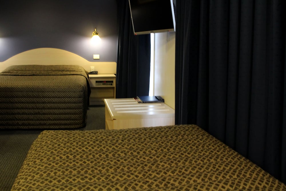 Deluxe Twin Room, 2 Bedrooms, City View photo 2