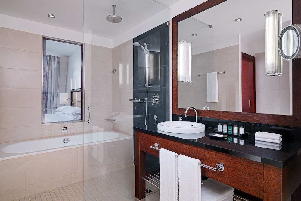 Executive Suite, 1 Double Bed, Sea View