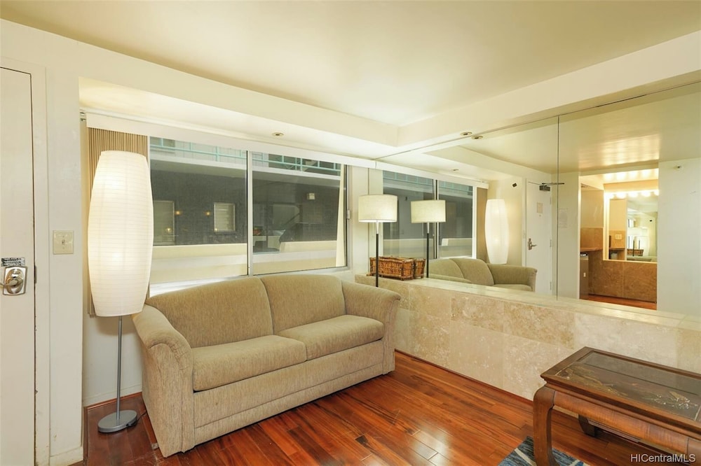 Signature Condo photo 2