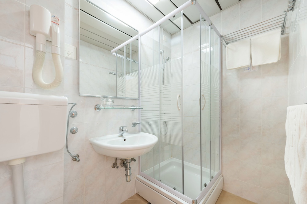 Standard Triple Room, Sea View thumbnail 6