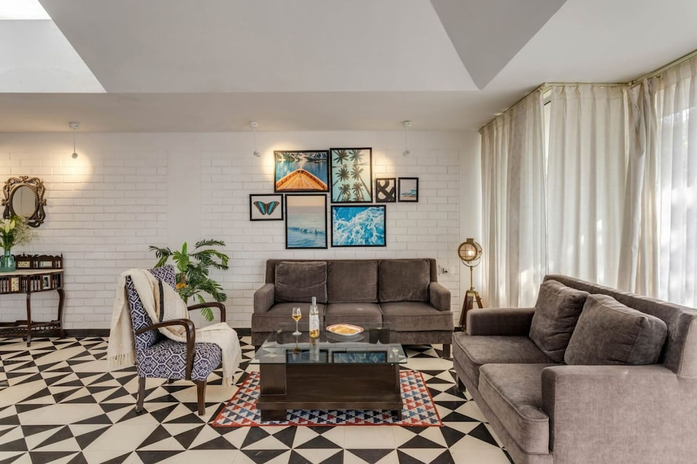 Apartment photo 1