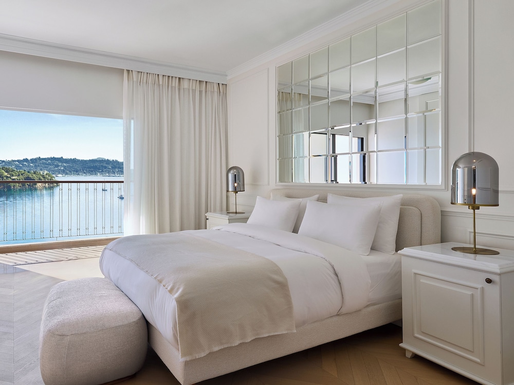 Deluxe Suite Sea View - Photo 1