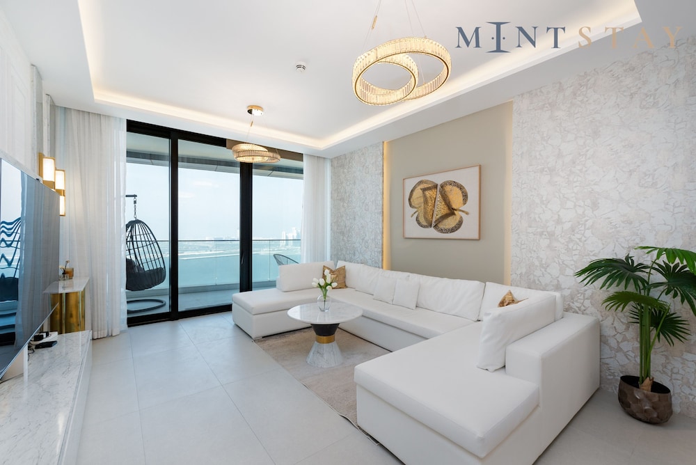 Apartment, Smoking