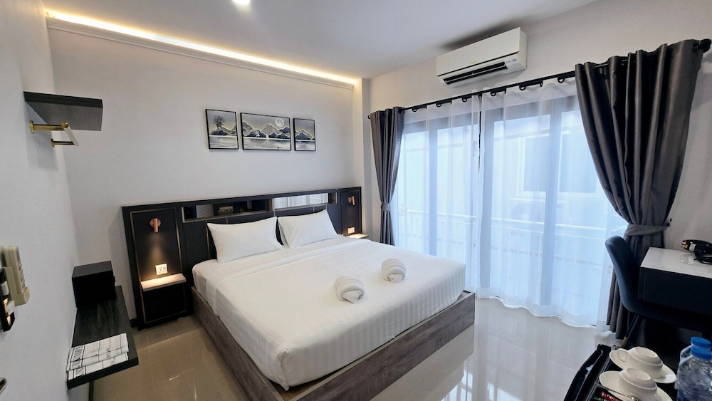 Standard Double Room (No View)