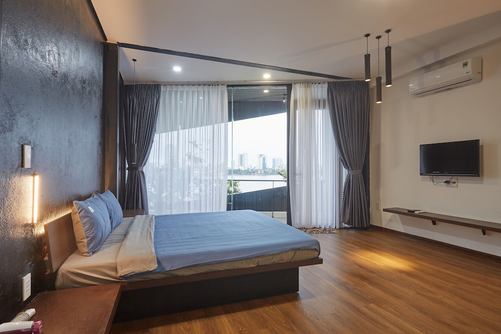Deluxe Double Room, Balcony, River View - Photo 4