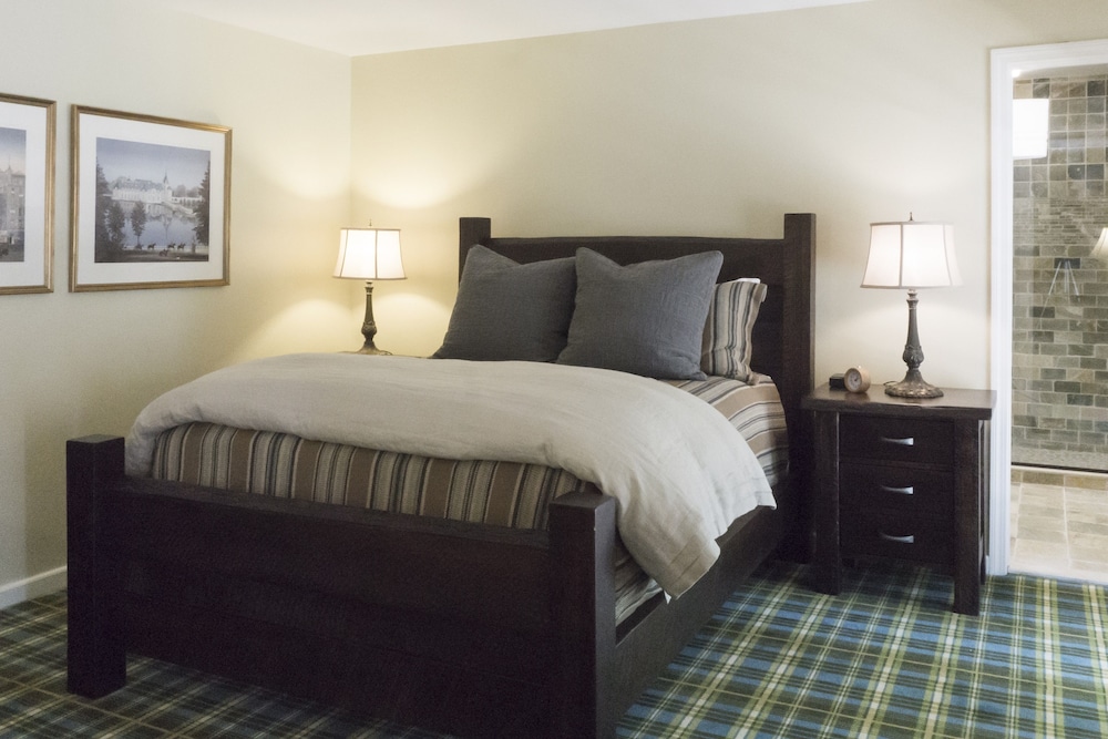 Deluxe Room, 1 Queen Bed - Skiing Included photo 1