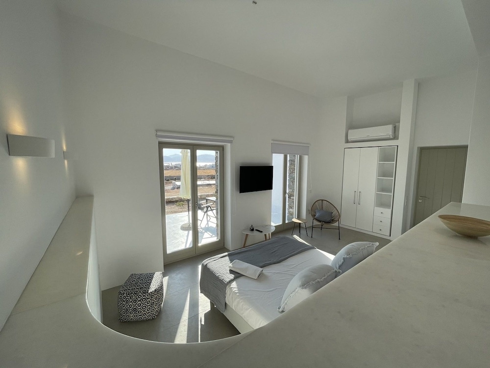 Suite, Sea View