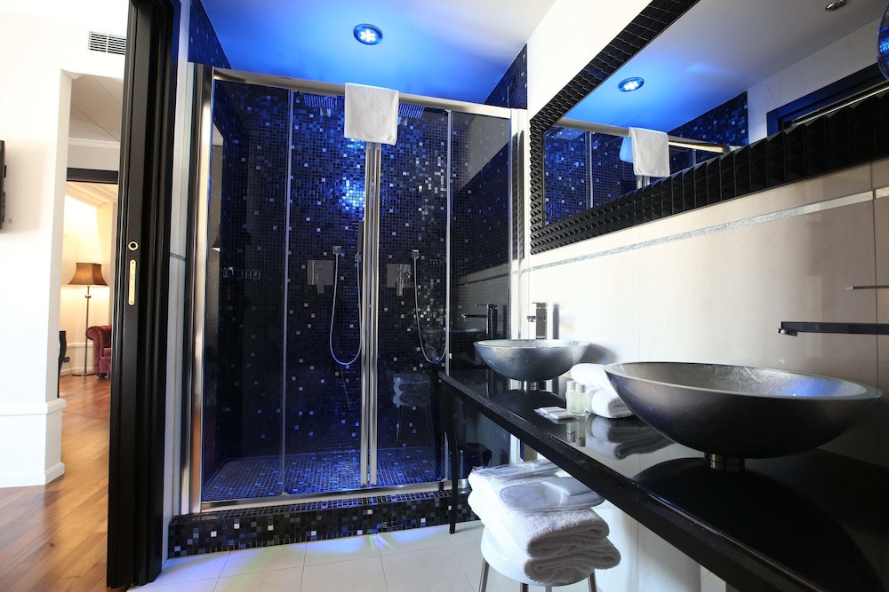 Luxury Suite, 1 Bedroom - Photo 8