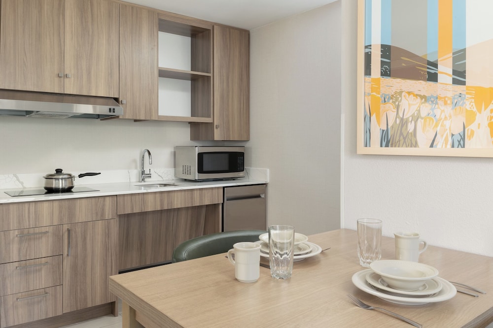 Room, 1 King Bed, Accessible (Mobility & Hearing, Roll-In Shower) - Photo 3