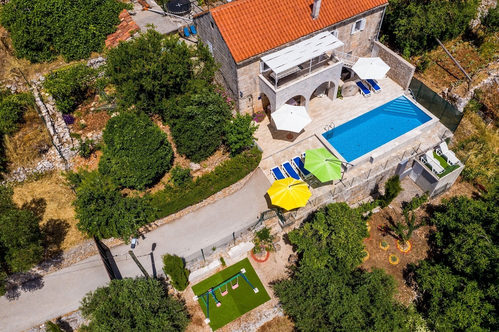 House (Four Bedroom Villa with Terrace and S) photo 3