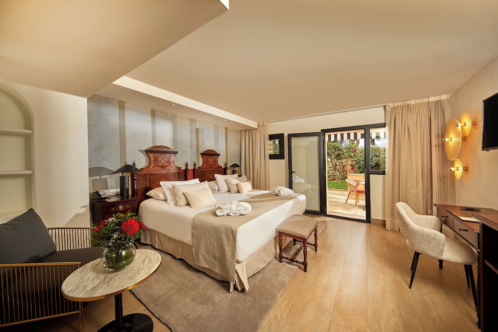 Deluxe Double Room, Hot Tub, Garden View (Terrace) thumbnail 5