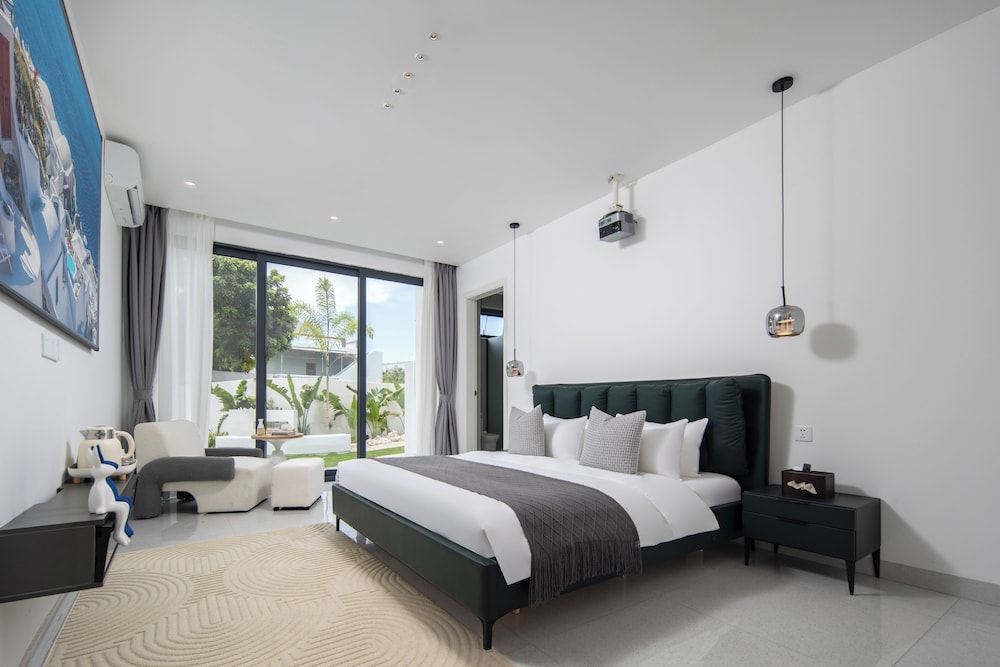 Classic Double Room, Balcony, Hill View