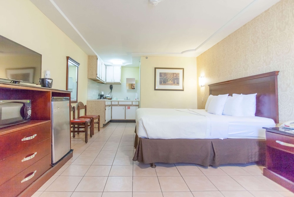 Room, 1 King Bed - Photo 1