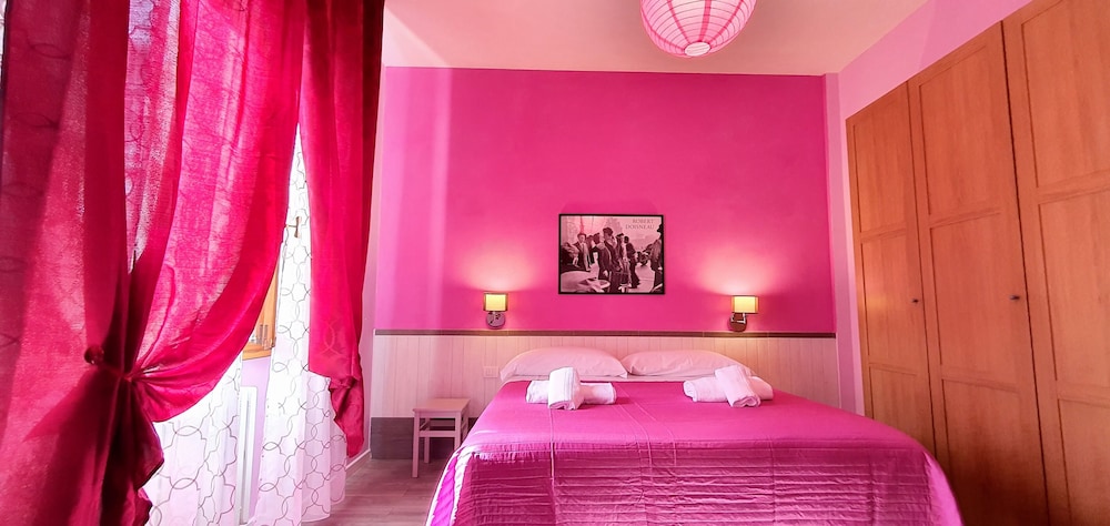 Comfort Room, Multiple Bedrooms, Private Bathroom, Courtyard View photo 2