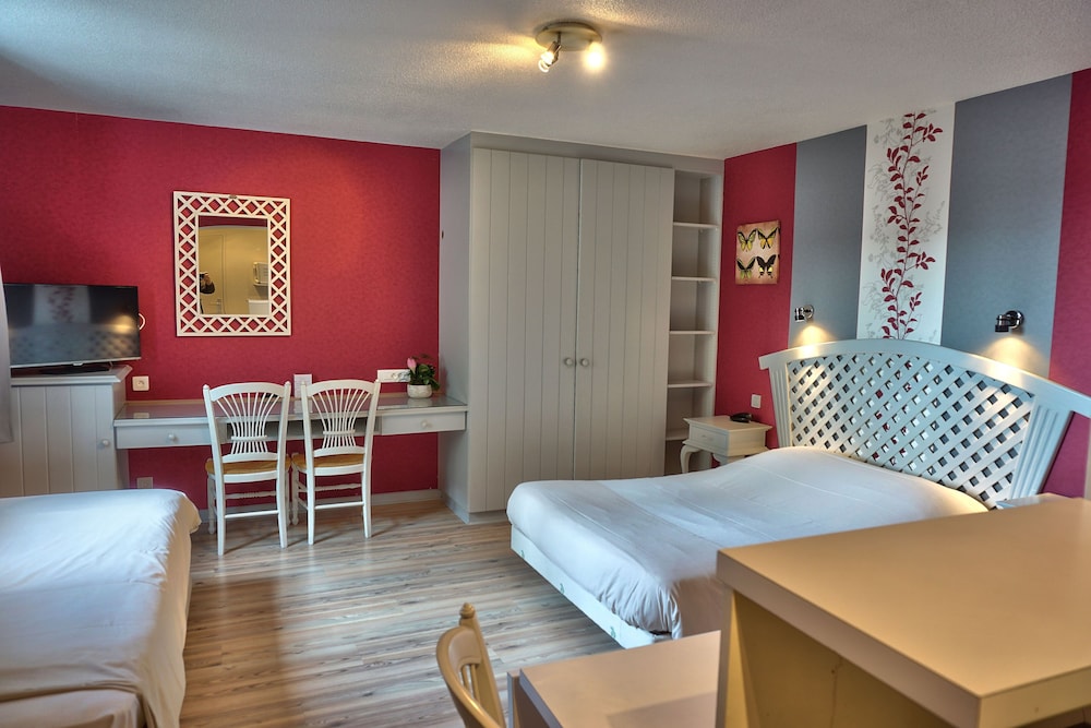 Basic Triple Room photo 3