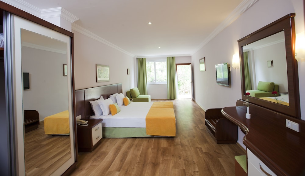 Large Room photo 1