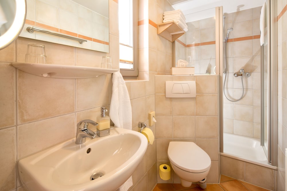 Room (Quintuple) photo 3