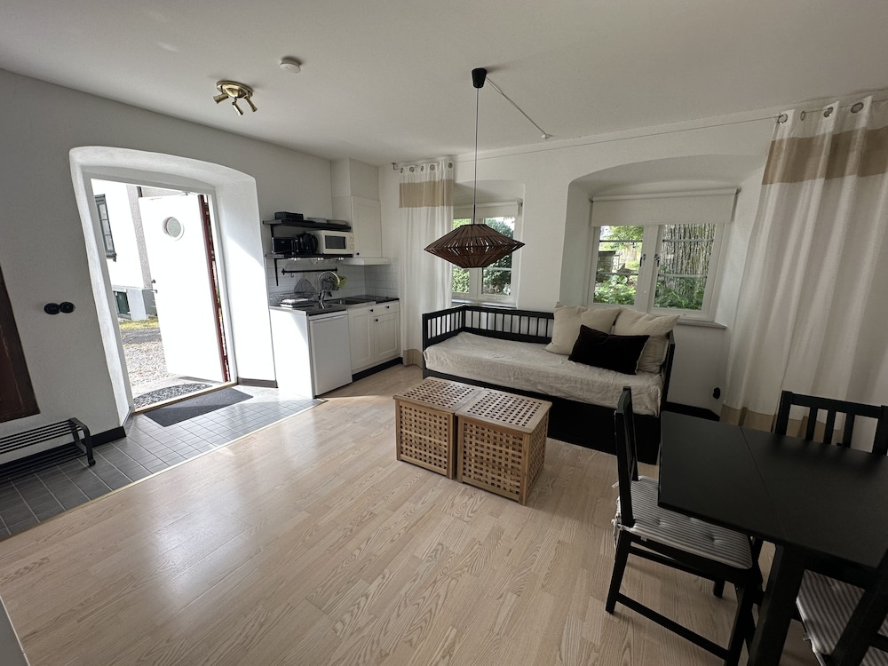 Apartment 7