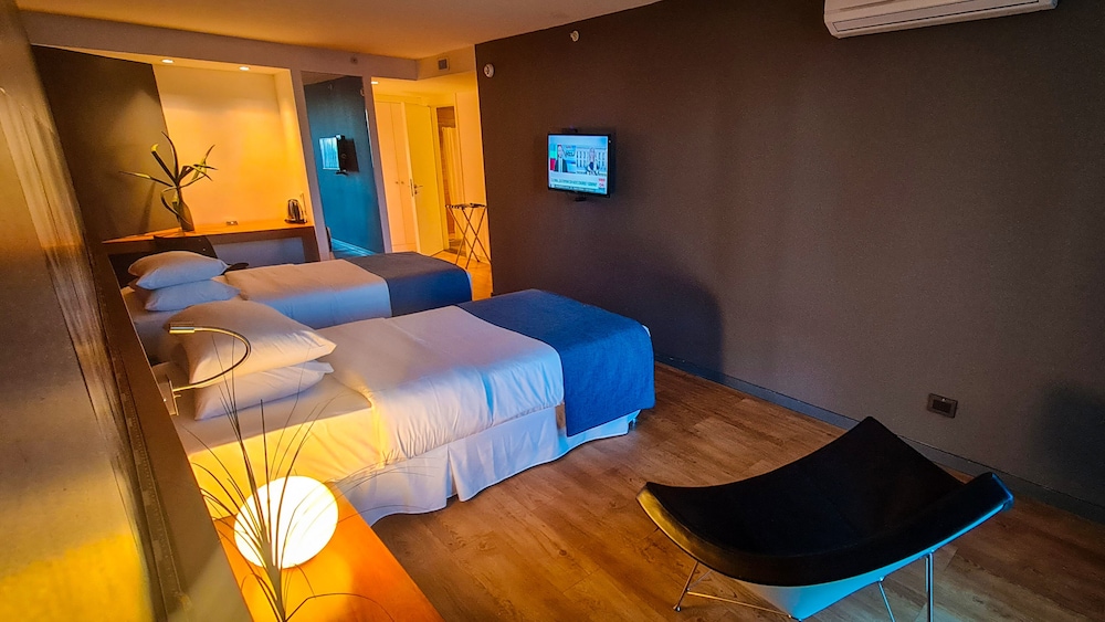 Standard Room, 2 Twin Beds photo 2