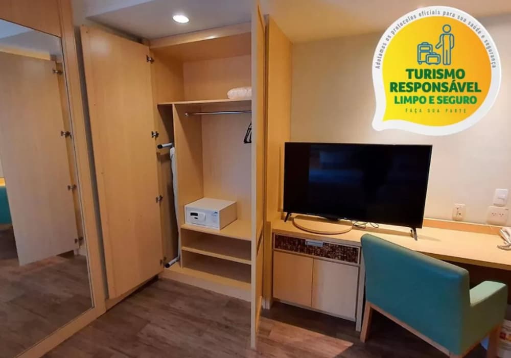 Deluxe Single Room, Multiple Beds - Photo 7