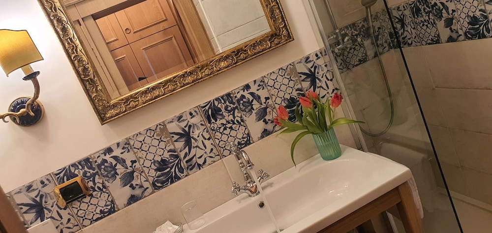 Classic Double Room - Photo 5