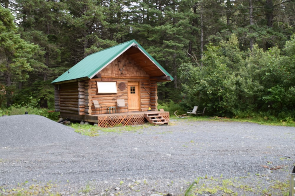 Caribou Cabin photo 2