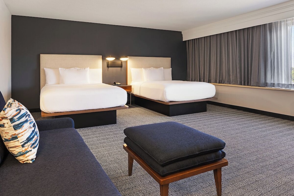 Junior Suite, Multiple Beds - Photo 2