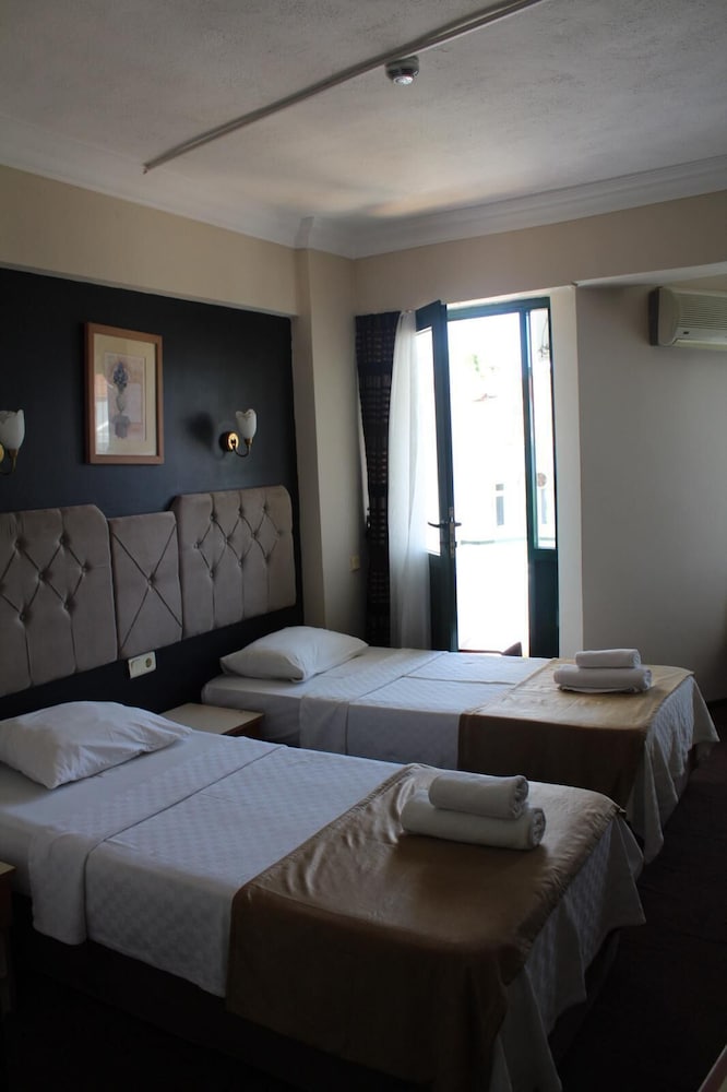 Standard Room photo 3
