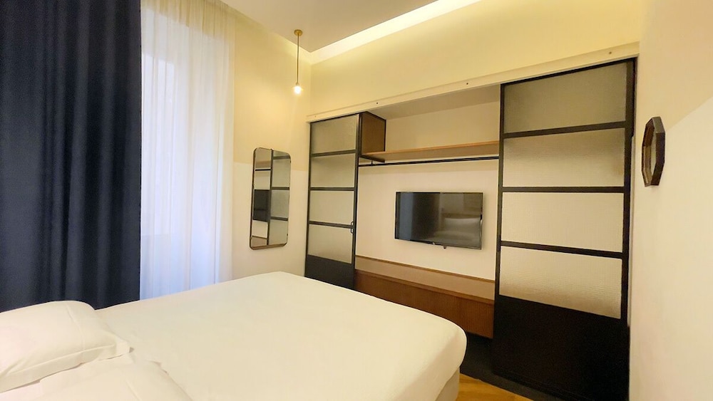 City Apartment, 1 King Bed with Sofa bed, Non Smoking, Housekeeping (2.1) photo 2