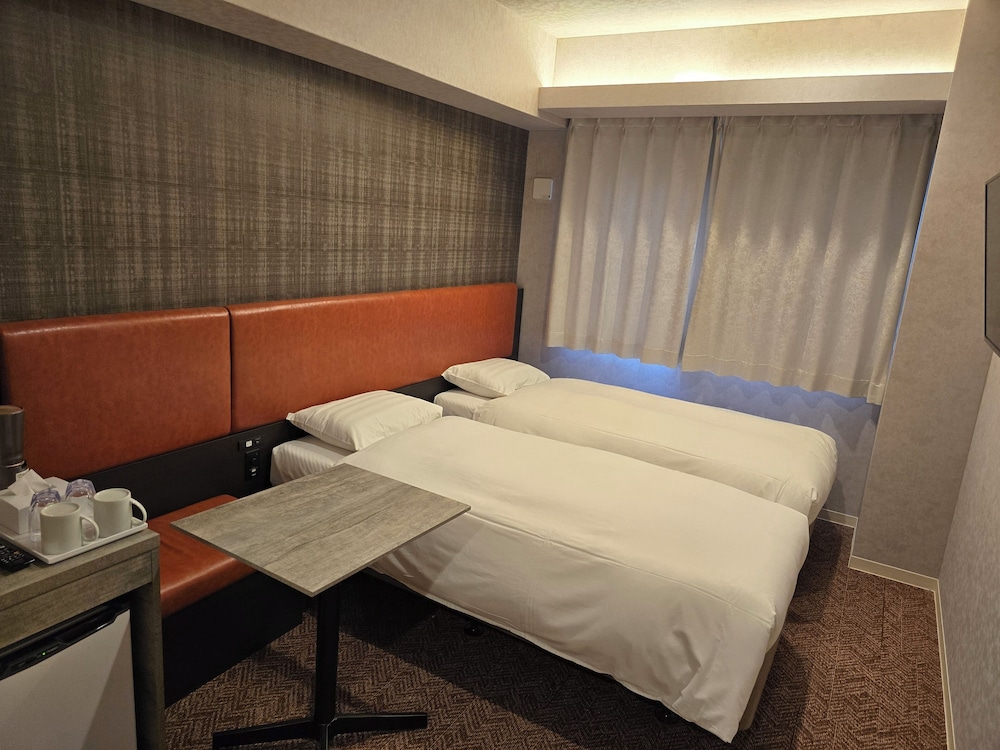 Basic Twin Room, City View
