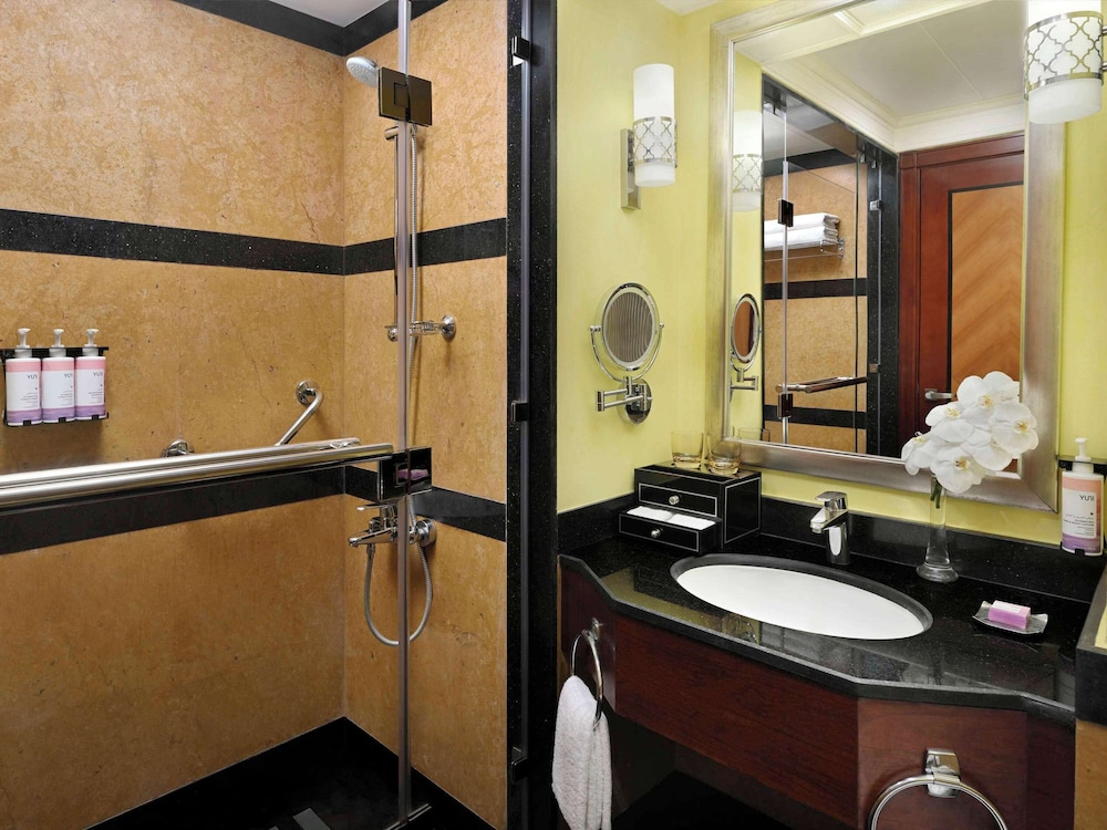 Superior Room, 1 King Bed